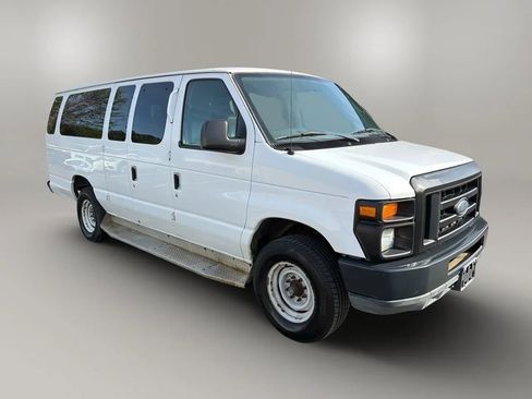 Used 2009 Ford E-350 and Econoline 350 Extended Super Duty RWD image 3