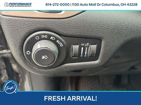 Used 2017 Jeep Cherokee Latitude w/ Safety/Convenience Group image 16