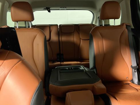 Used 2024 Kia Carnival SX Prestige image 33