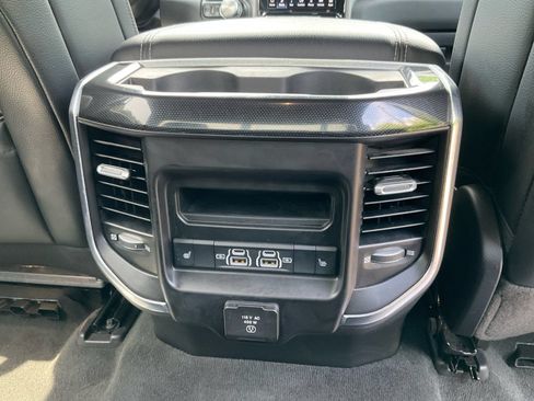 Used 2022 RAM 1500 Laramie AWD/4WD image 28