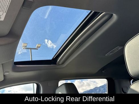 Used 2022 GMC Sierra 1500 Denali w/ Denali Reserve Package image 22