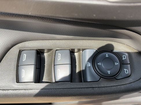 Used 2024 Chevrolet Equinox LT FWD image 24