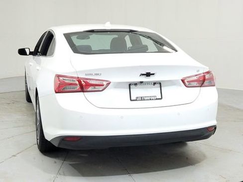 Used 2022 Chevrolet Malibu LT image 4