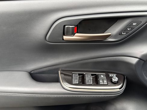 Certified 2025 Toyota Crown Signia w/ Advanced Technology Package image 11