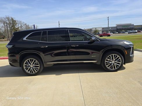 Used 2025 Buick Enclave Avenir w/ Trailering Package, 5000 lbs. image 6
