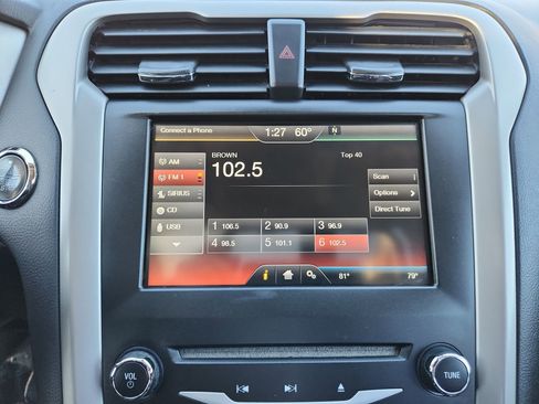 Used 2015 Ford Fusion SE w/ Equipment Group 202A image 12