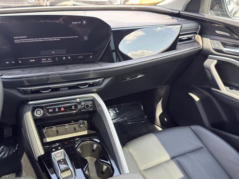 Used 2025 Audi Q5 Premium w/ Premium Plus AWD/4WD image 24