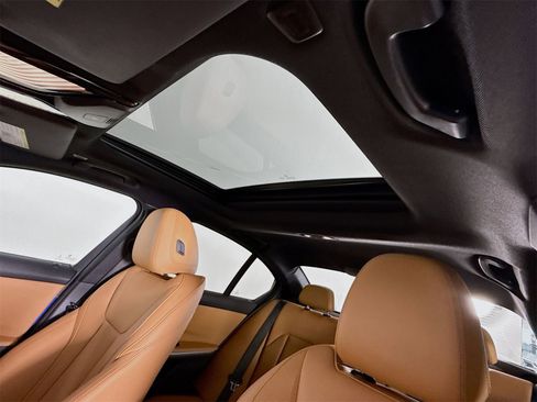 Certified 2023 BMW 330i Sedan w/ M Sport Package image 23