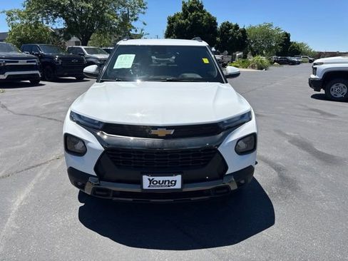 Used 2023 Chevrolet TrailBlazer ACTIV w/ Convenience Package FWD image 2