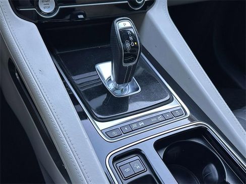 Used 2020 Jaguar F-PACE SVR image 32