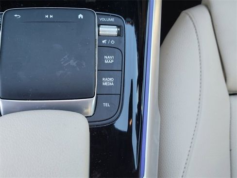 Certified 2022 Mercedes-Benz GLB 250 4MATIC image 19