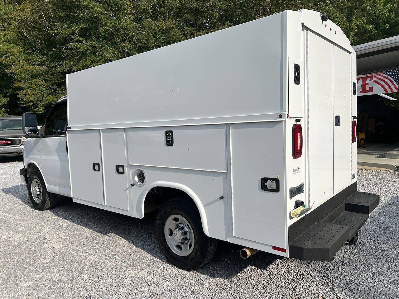 Used 2023 Chevrolet Express 3500 w/ Power Convenience Package RWD image 3