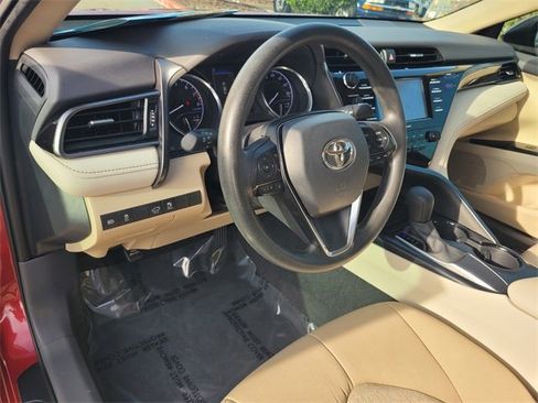 Used 2020 Toyota Camry LE image 12