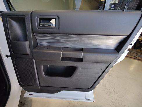 Used 2019 Ford Flex SEL w/ Equipment Group 202A AWD/4WD image 16