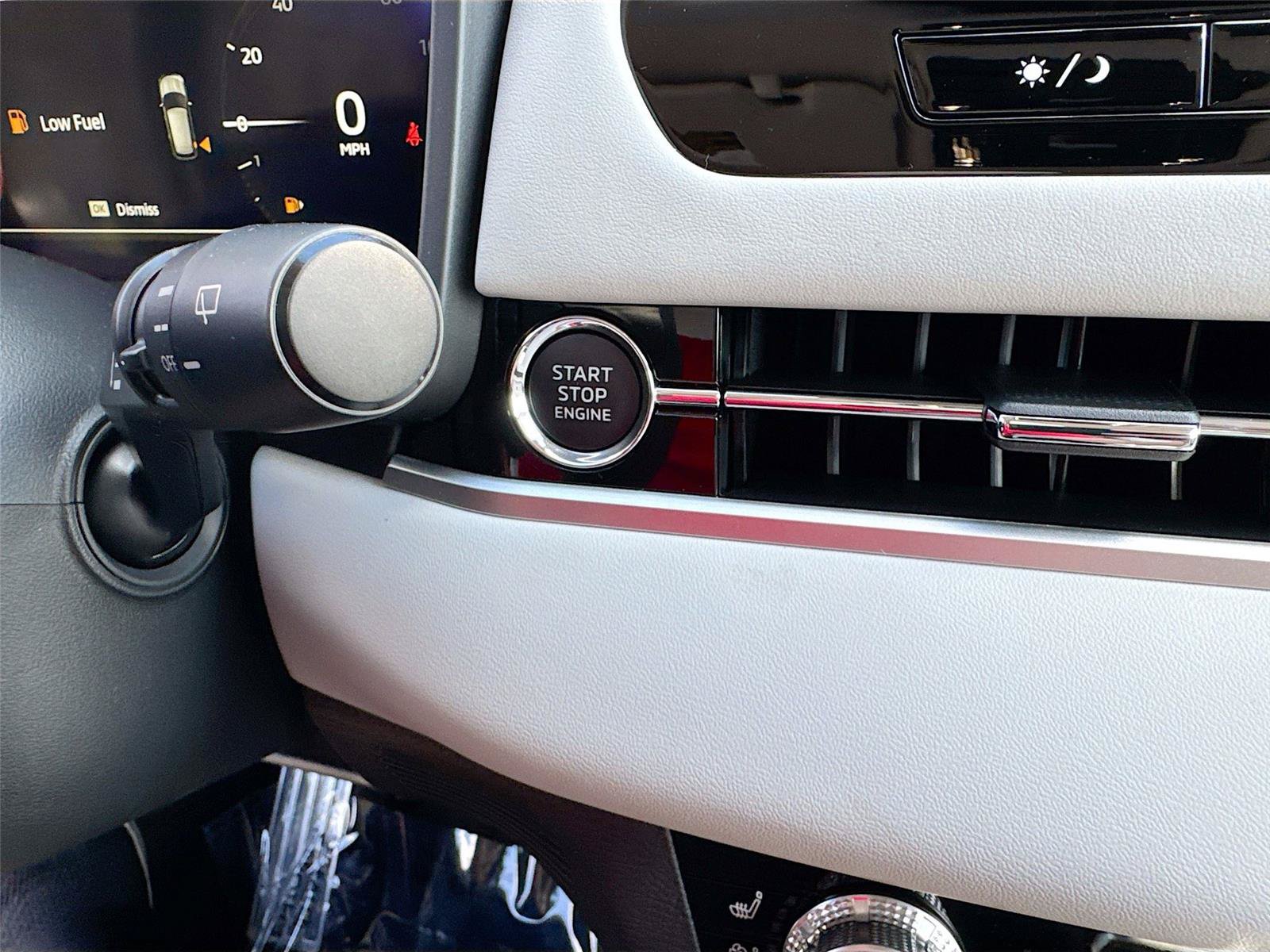 New 2026 Mitsubishi Outlander SEL FWD image 13