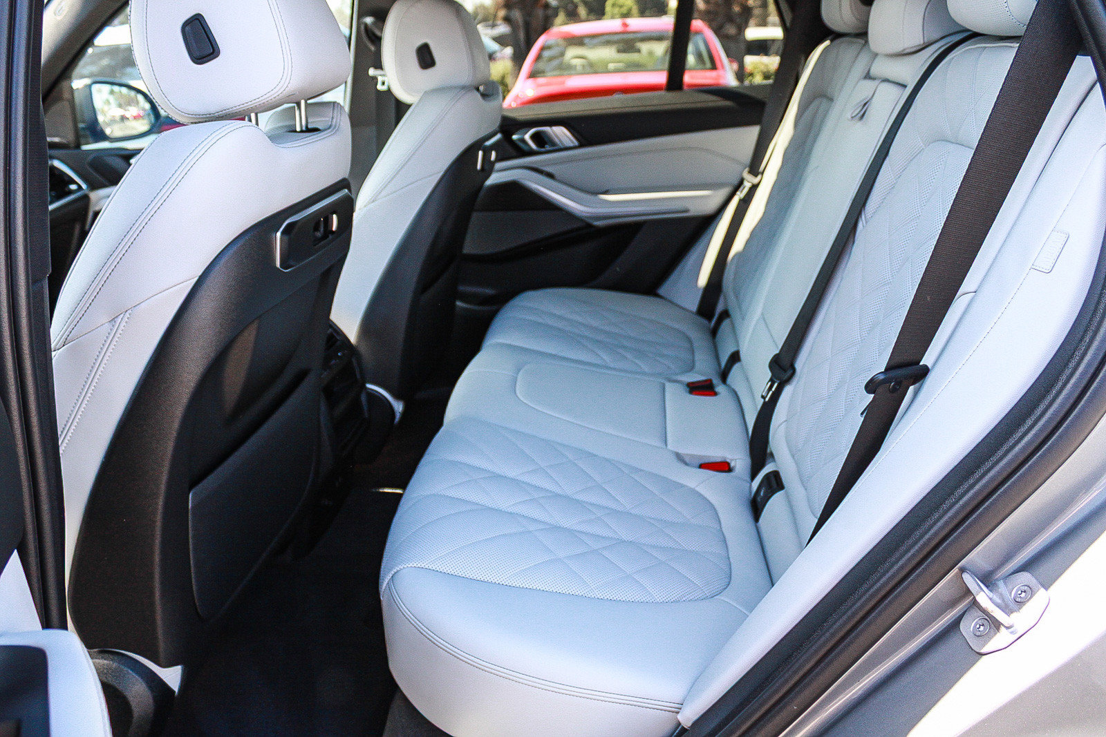 Used 2024 BMW X5 sDrive40i w/ Premium Package RWD image 18