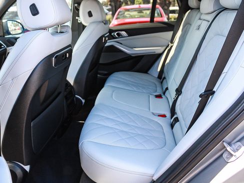 Used 2024 BMW X5 sDrive40i w/ Premium Package RWD image 18