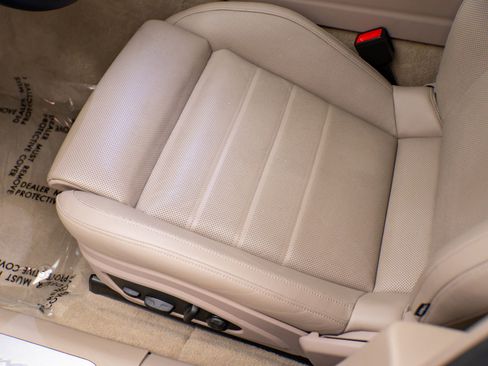 Certified 2024 Porsche Panamera 4 image 16