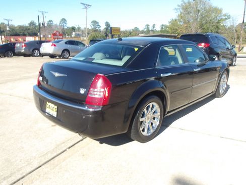 Used 2006 Chrysler 300 C w/ Protection Group II image 11