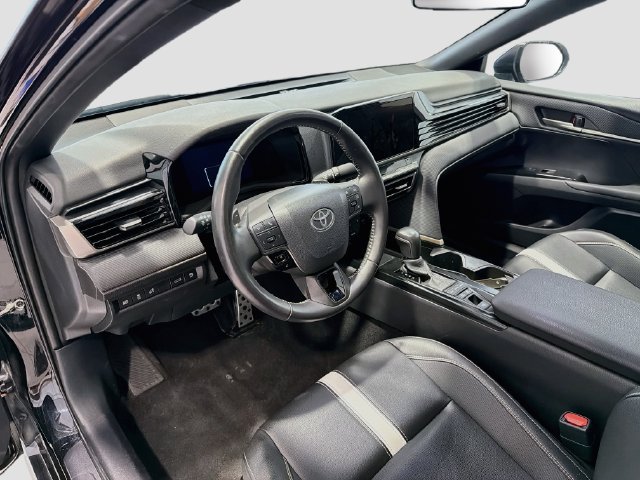Used 2025 Toyota Camry SE FWD image 8