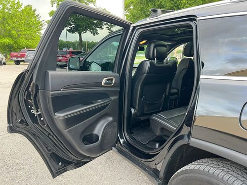 Used 2015 Jeep Grand Cherokee Limited w/ Luxury Group II AWD/4WD image 12