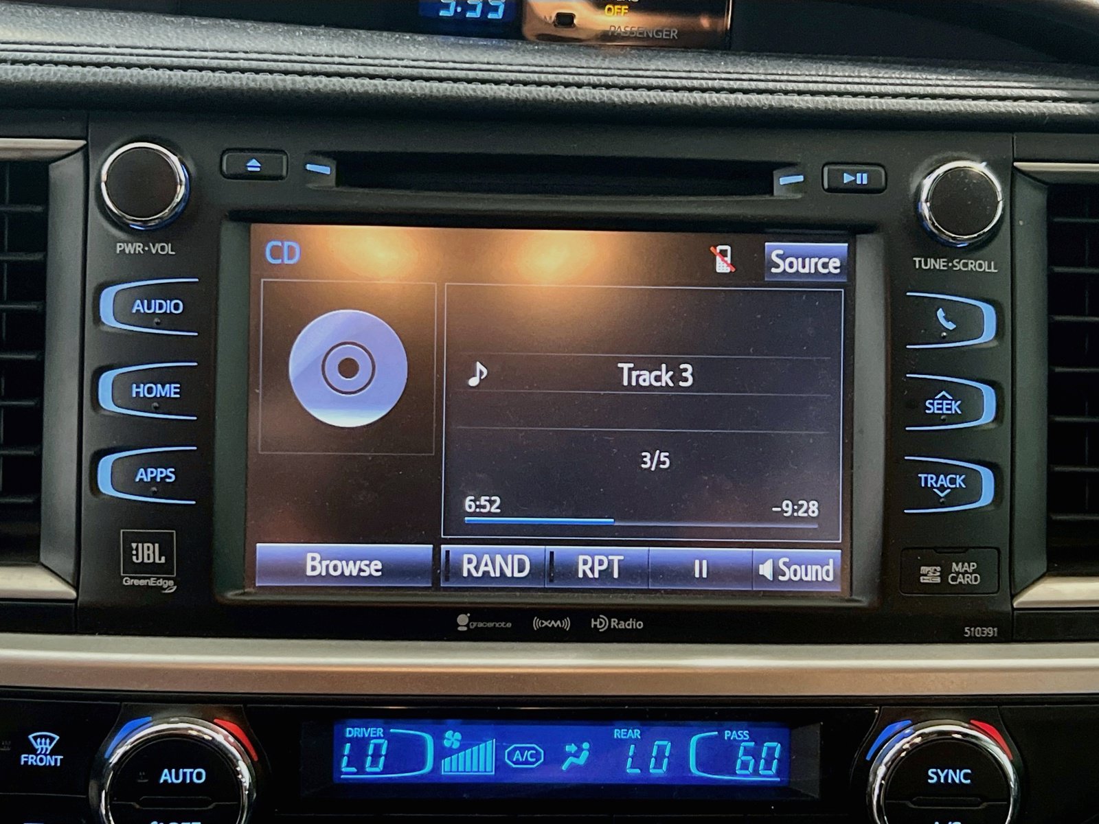 Used 2019 Toyota Highlander Limited FWD image 10
