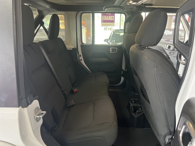 Used 2019 Jeep Wrangler Unlimited Sahara AWD/4WD image 22