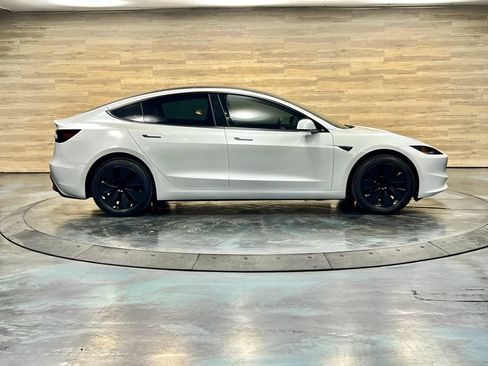 Used 2025 Tesla Model 3 Long Range RWD image 22