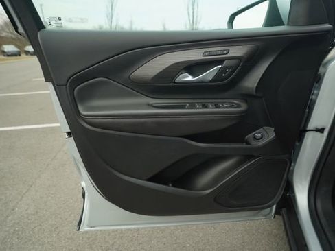 Used 2022 GMC Terrain SLT image 14