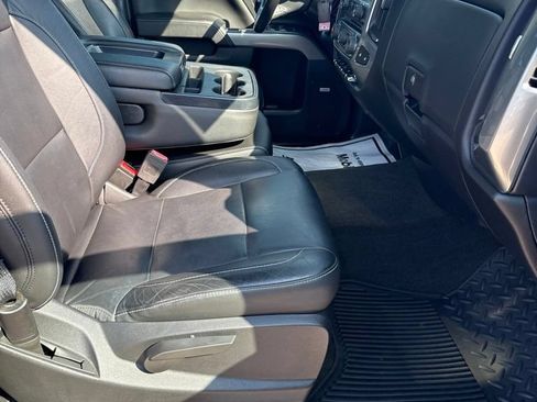 Used 2018 Chevrolet Silverado 1500 LT w/ Midnight Edition AWD/4WD image 17