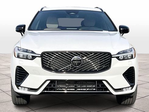 New 2026 Volvo XC60 B5 Plus w/ Climate Package PRO image 5