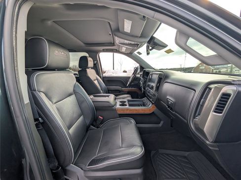 Used 2018 Chevrolet Silverado 1500 High Country image 11