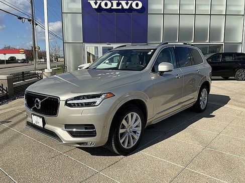 Used 2016 Volvo XC90 T6 Momentum w/ Momentum Plus Package image 3