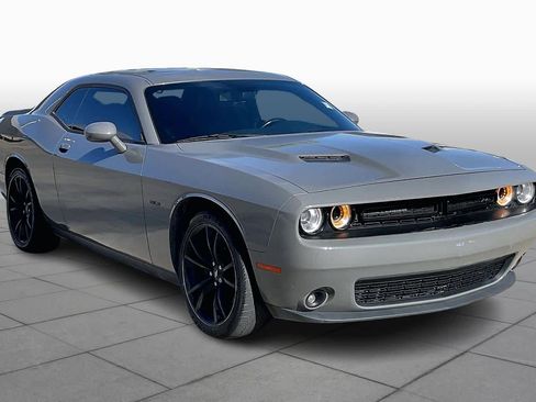 Used 2018 Dodge Challenger R/T Plus image 2