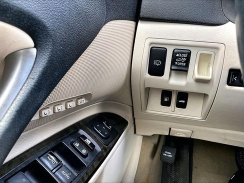 Used 2010 Lexus IS 350C RWD image 33