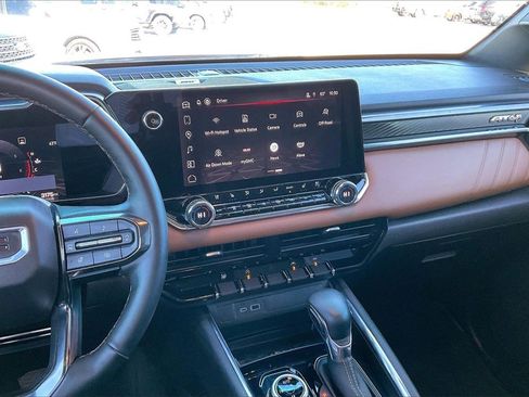 Used 2023 GMC Canyon AT4 w/ AT4 Premium Package image 9