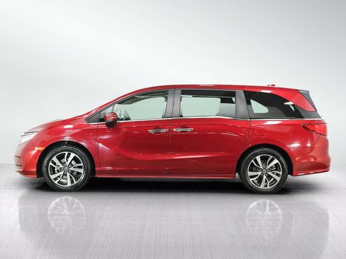 Used 2023 Honda Odyssey Touring image 2