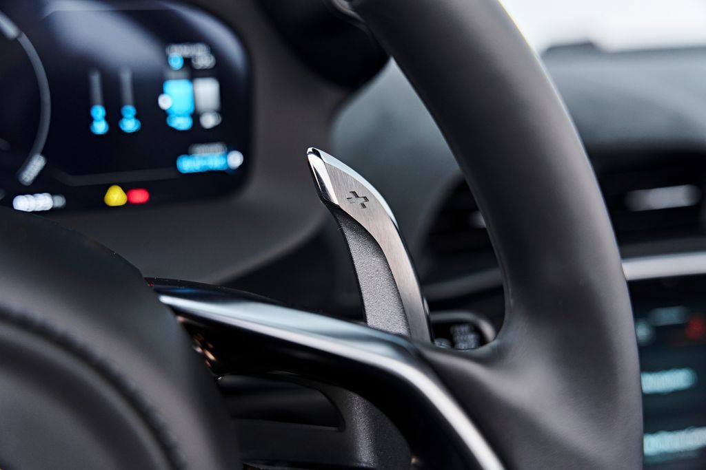 Used 2025 McLaren Artura Spider RWD image 60