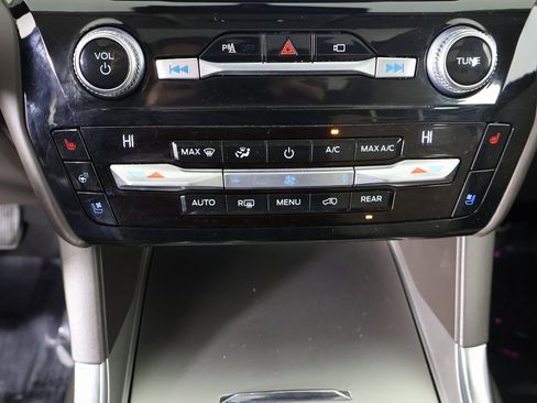 Used 2021 Ford Explorer Platinum w/ Equipment Group 601A image 5