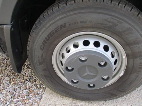 Used 2023 Mercedes-Benz Sprinter 3500 image 21