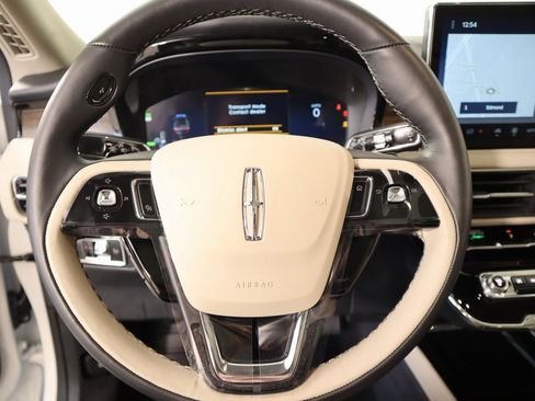 New 2025 Lincoln Corsair Grand Touring w/ Jet Appearance Package image 3