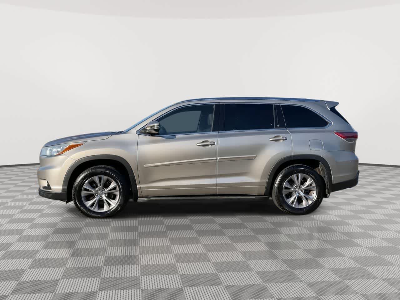 Used 2015 Toyota Highlander XLE AWD/4WD image 5