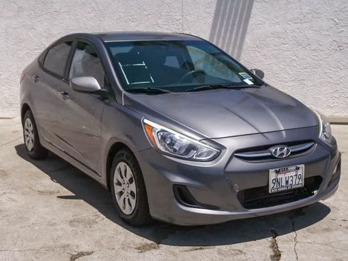 Used 2015 Hyundai Accent GLS FWD image 3
