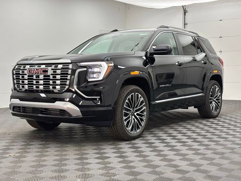 New 2026 GMC Terrain Denali w/ LPO, Floor Liner Package image 14