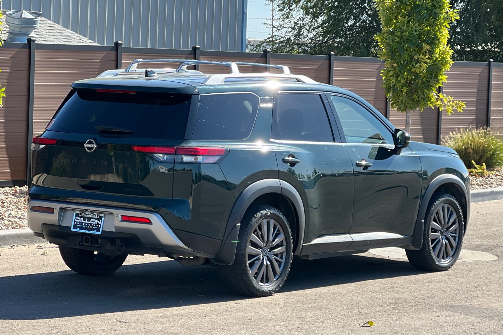 Used 2023 Nissan Pathfinder SL w/ SL Premium Package AWD/4WD image 6