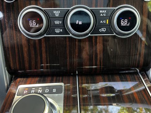 Used 2016 Land Rover Range Rover HSE image 27