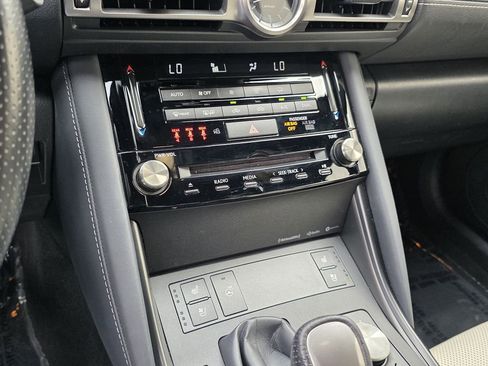 Used 2022 Lexus IS 350 F Sport image 20