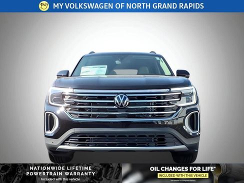 New 2026 Volkswagen Atlas SE image 2