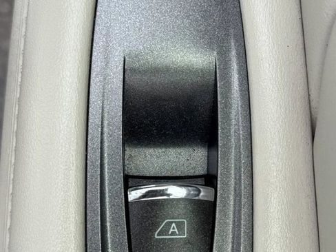 Used 2019 INFINITI Q50 Luxe w/ Essential Package (3.0T Luxe) AWD/4WD image 32