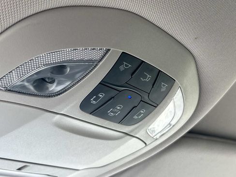 Used 2022 Chrysler Voyager LX FWD image 29